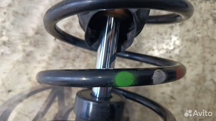 Амортизатор/стойка передняя левая Citroen DS4