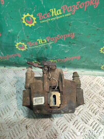 Суппорт передний правый Mercedes-Benz Vito W638