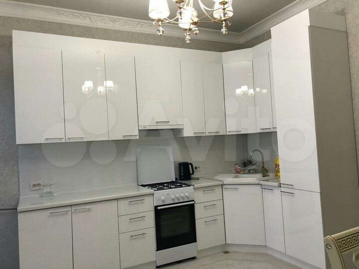 3-к. квартира, 107 м², 2/10 эт.