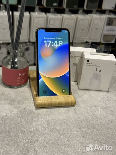 iPhone Xs, 64 ГБ