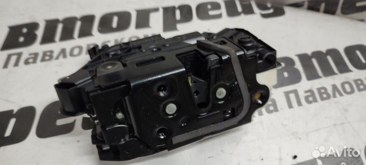 Замок двери задний правый Volkswagen Passat Cc 358