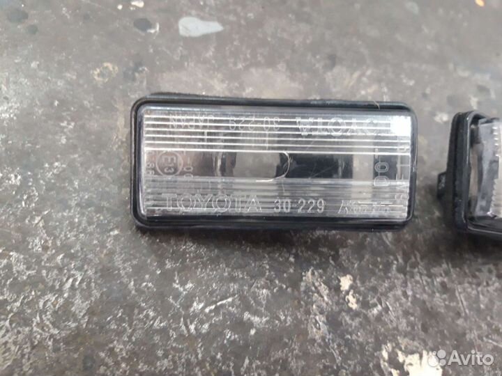 Плафоны подсветки номера Toyota crown S170