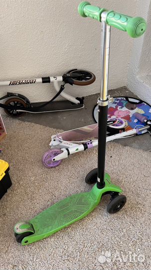 Самокат трехколесный