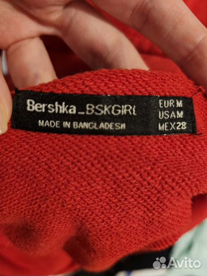 Красная толстовка с короткими рукавами