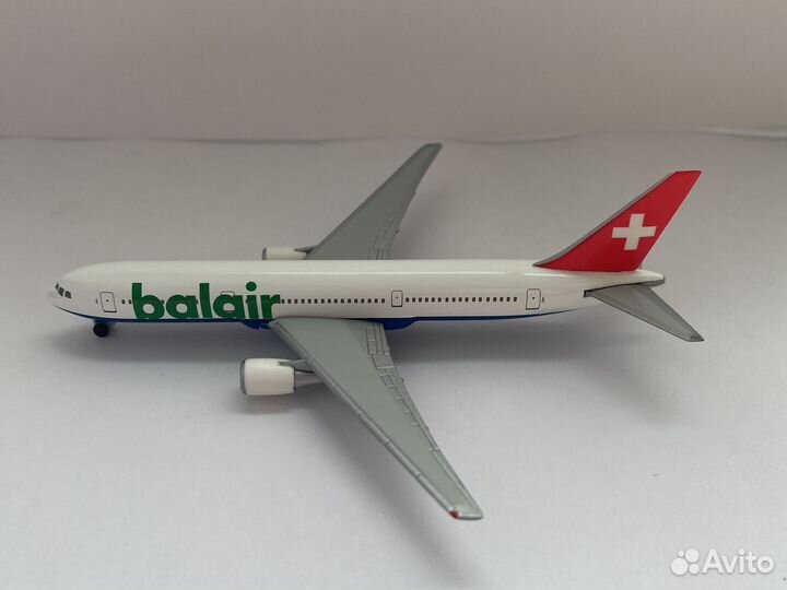Модель самолета herpa boeing 767 balaircta
