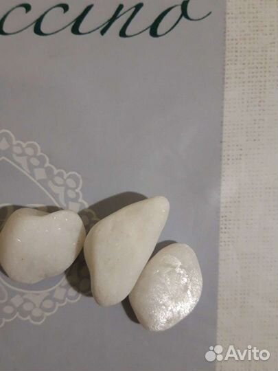 Мраморные камни со дна озера Байкал