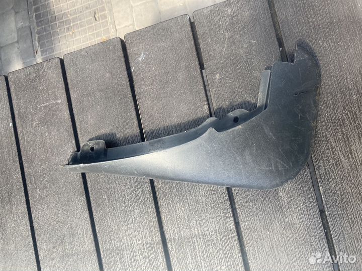 Передний левый брызговик ford mondeo 3
