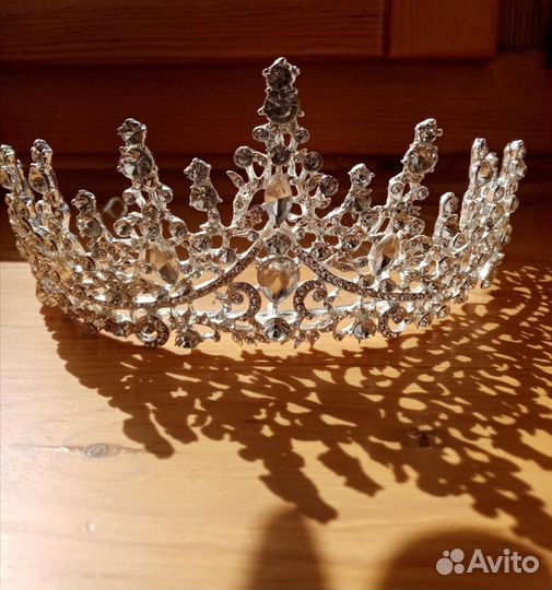 Диадема, корона