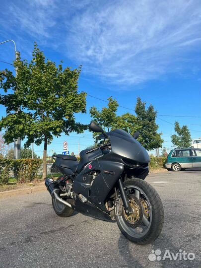 Kawasaki zx9r