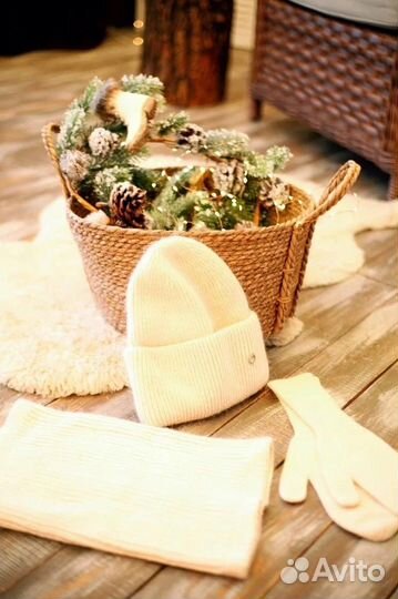 Комплект шапка, снуд и варежки