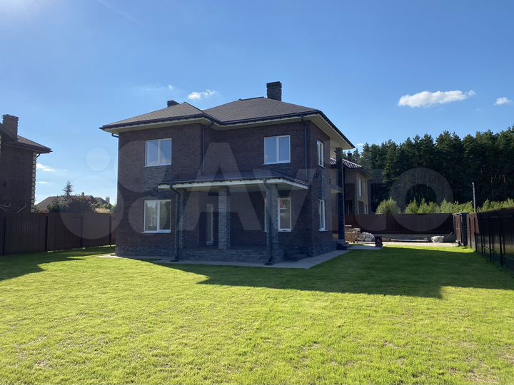 Дом 220 м² на участке 9 сот.