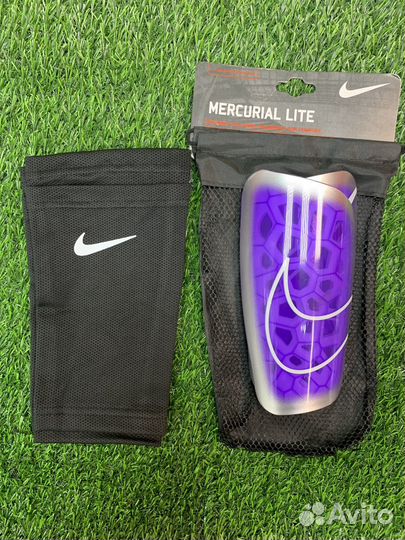 Футбольные щитки Nike