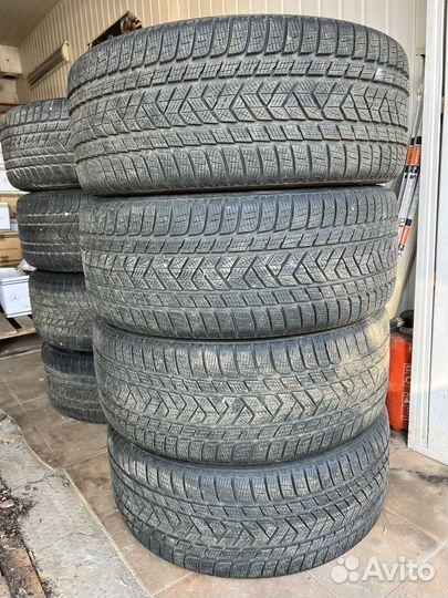 Pirelli Scorpion Winter 285/40 R22