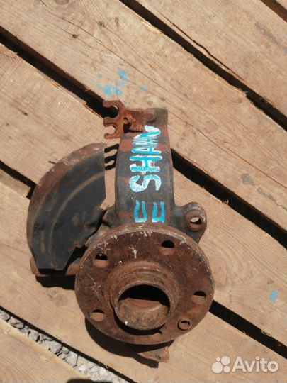 Кулак поворотный передний правый Volkswagen Sharan