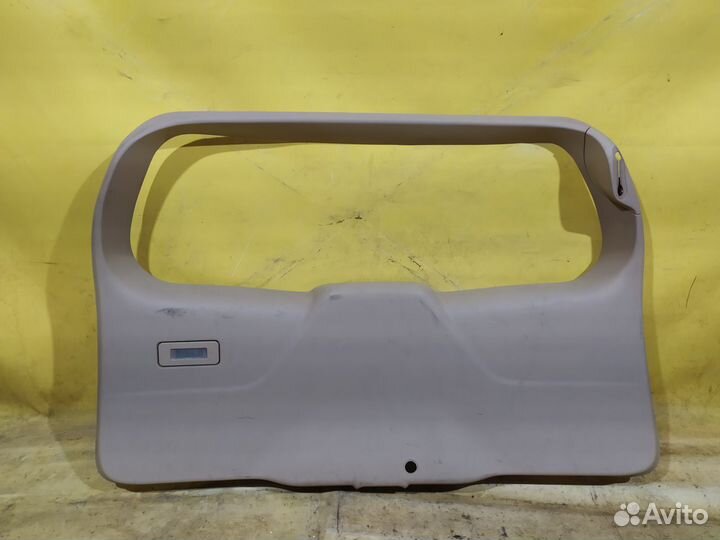 Обшивка двери багажника Cadillac SRX 2003-09