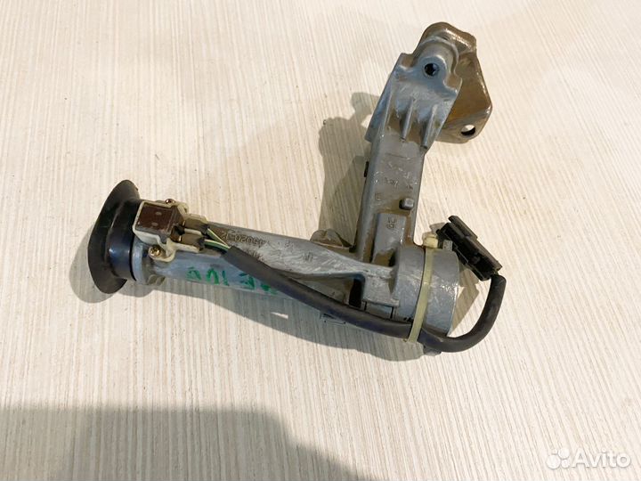Замок зажигания Toyota Corolla AE100