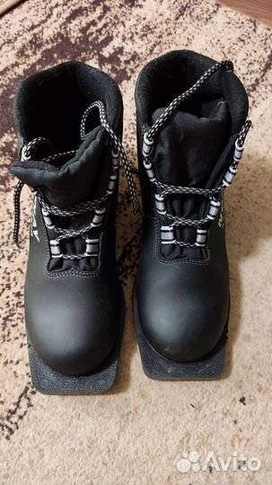 Лыжные ботинки