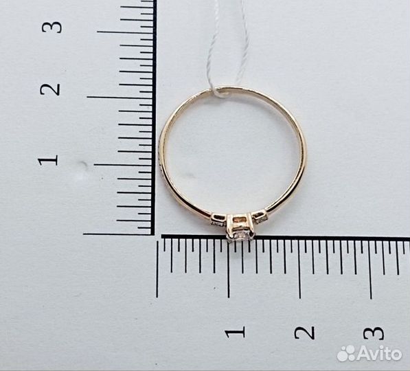 Золотое кольцо с камнем 18р