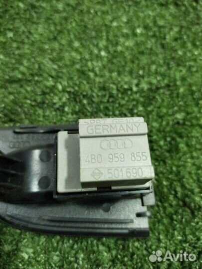 Кнопка стеклоподъемника задняя левая Audi A6 седан