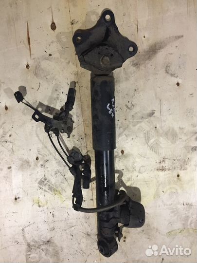 Амортизатор задний левый Lexus RX450h