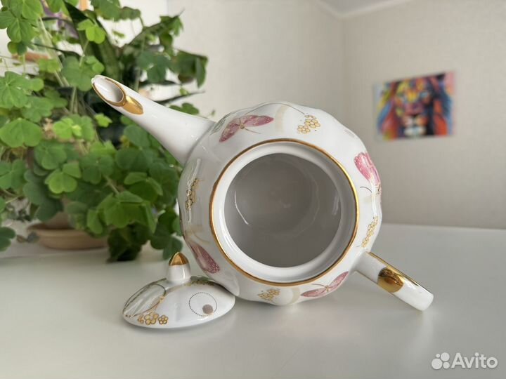 Новый Чайник с изъяном (Сервиз чайный Дулево)