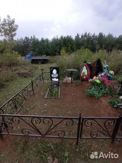 Оградки на кладбище