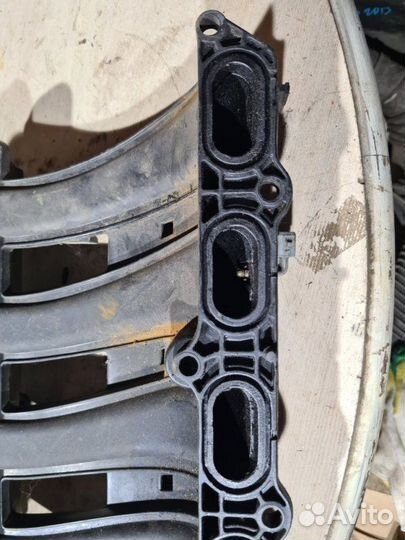 Коллектор впускной Renault Symbol седан 2006