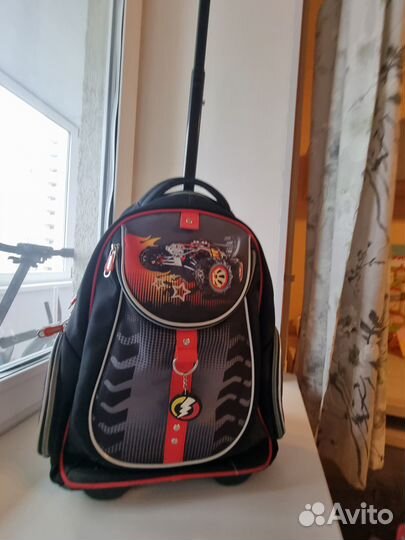 Школьный рюкзак на колесах