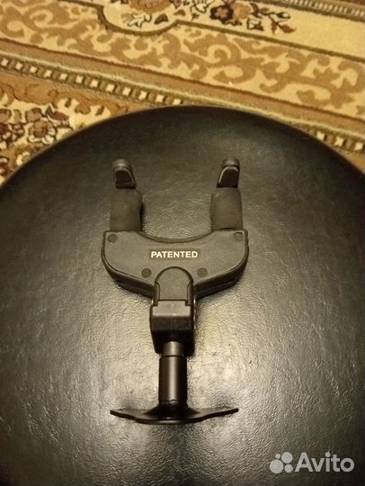 Гитарный держатель настенный