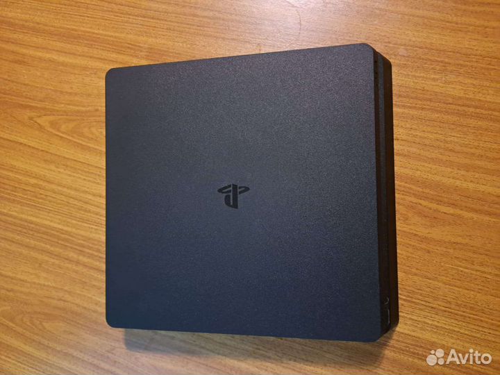 Playstation 4 slim