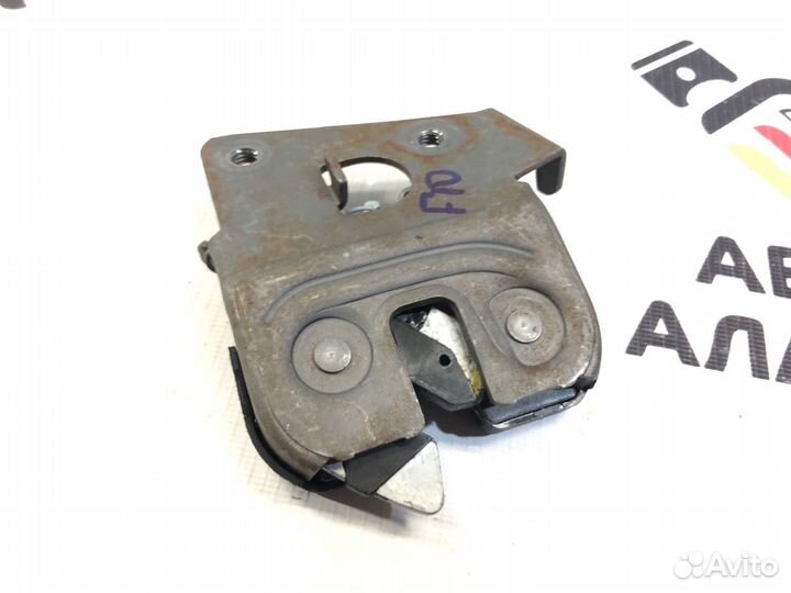 Замок спинки дивана правый Bmw 5 F10 N20B20 2012