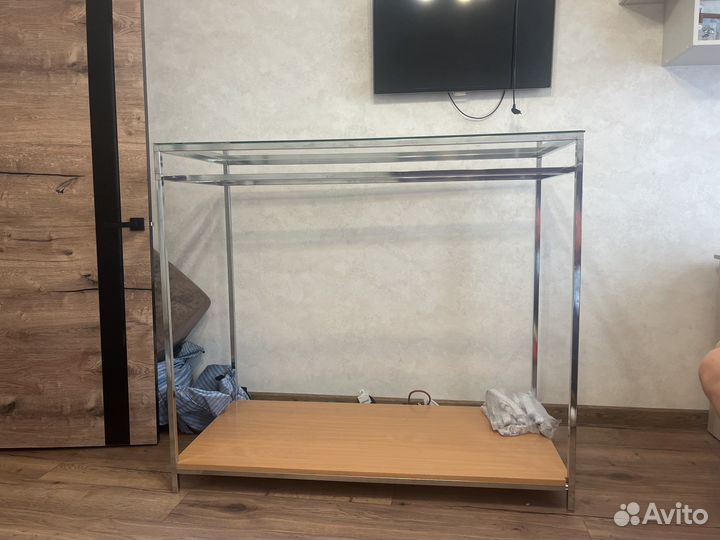 Стойка для одежды