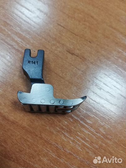 Лапка для швейной машинки роликовая JZ R141