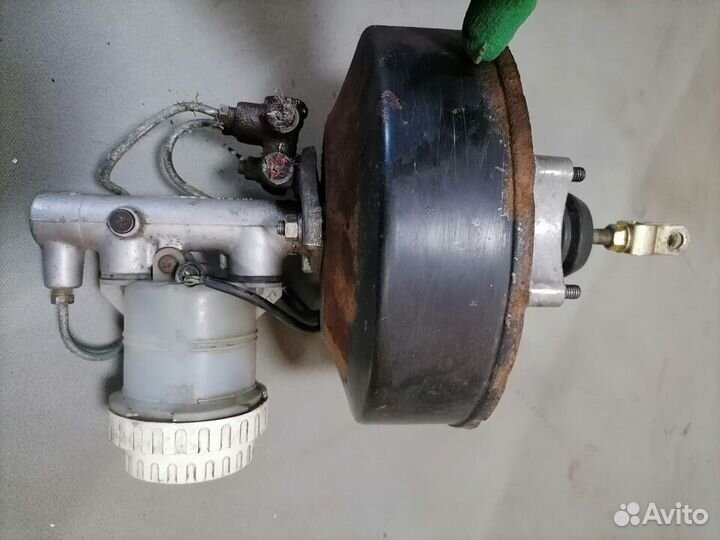 Вакуум и главный тормозной Mitsubishi Mirage 1991