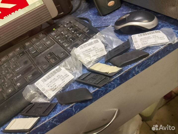 Молдинг крыла задний левый Audi 100 C4