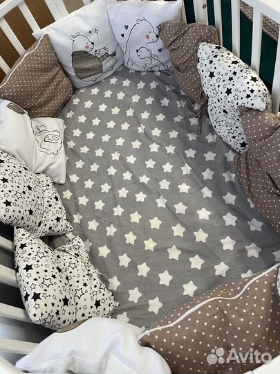 Продам детскую кроватку с матрасом и постельным