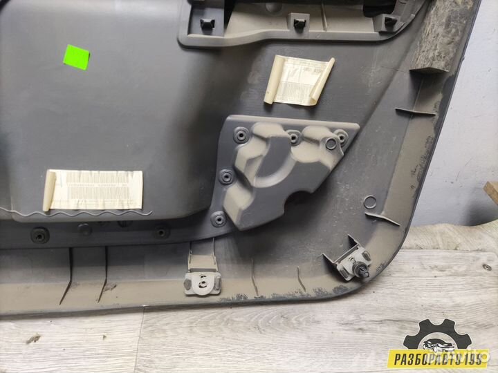 Обшивка двери передней левой Ford Focus II 2005-2