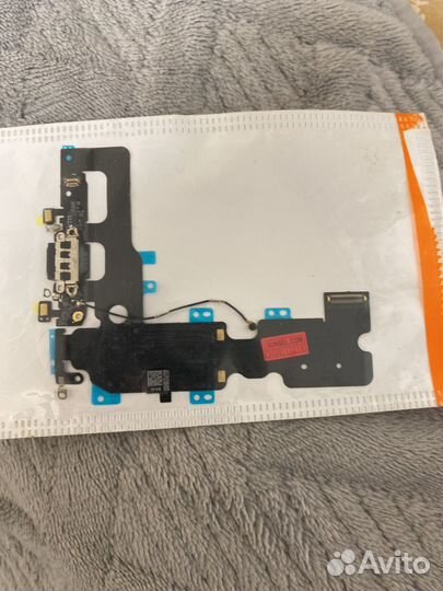 Шлейф на iPhone 7 plus