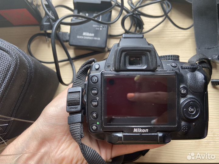 Nikon D5000 зеркальная камера + объектив 18-105