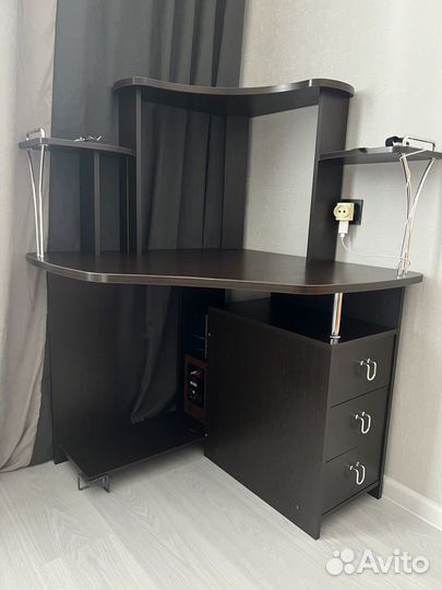 Компьютерный стол