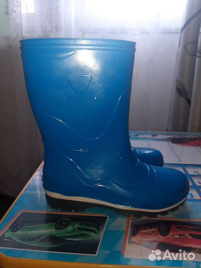 Продам резиновые сапоги