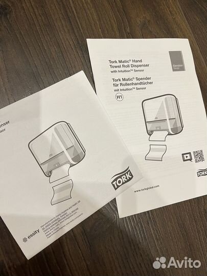 Сенсорный Диспенсер для бумажных полотенец tork