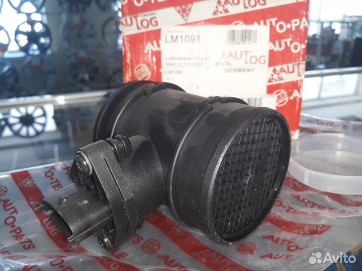 Датчик расхода воздуха Opel Astra Zafira 93179927