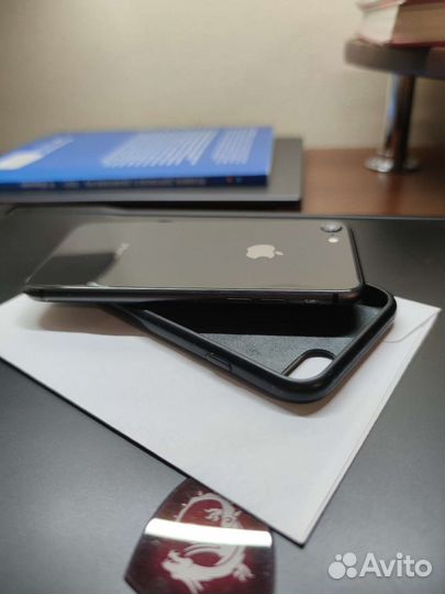 Телефон iPhone 8 64 gb