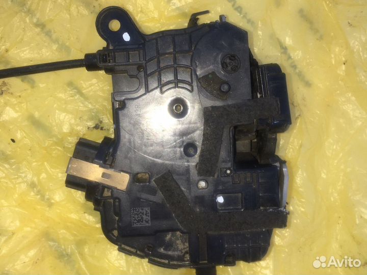 Замок двери задний левый Рено Каптюр