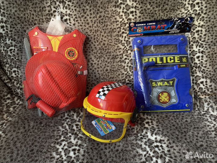 Набор пожарного, полицейского, доктора, сыщика