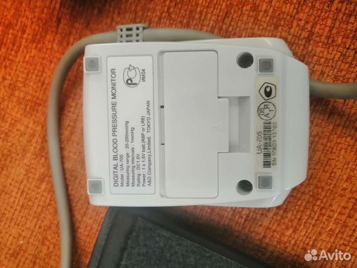 Тонометр полуавтоматический