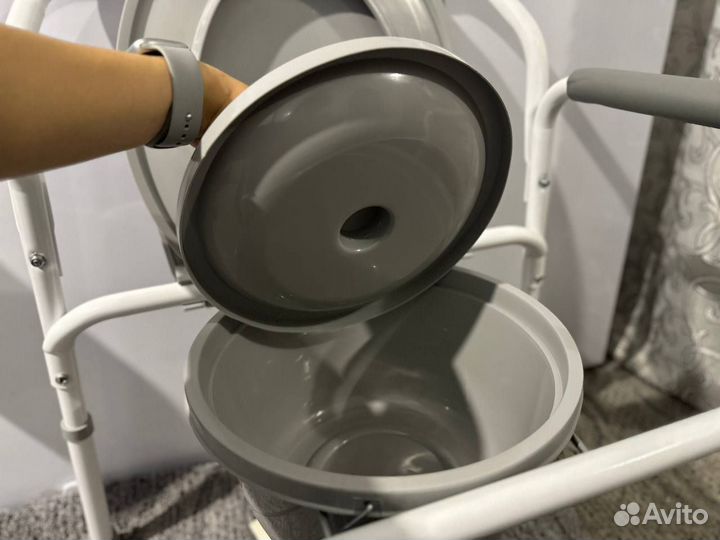 Санитарный стул туалет