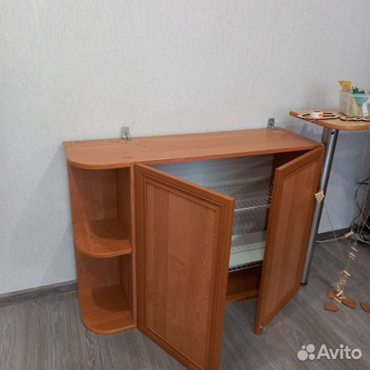 Полка настенная навесная