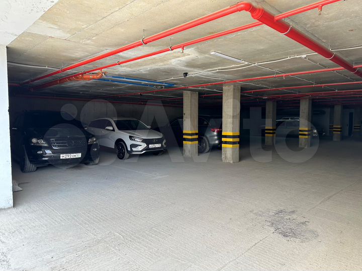 Машиноместо, 13 м²